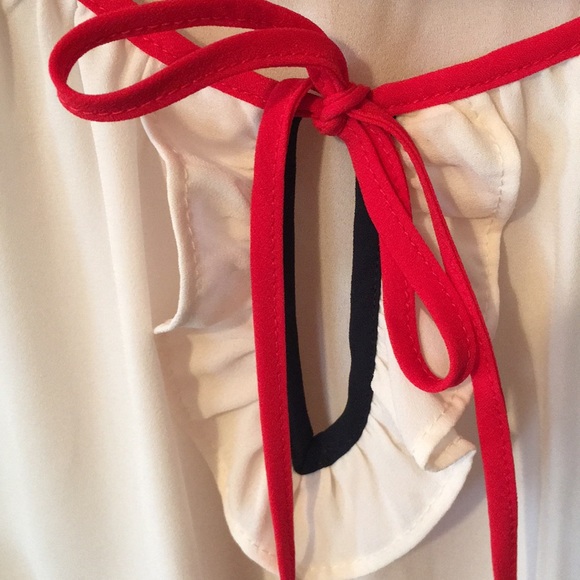 Talbots ivory sleeveless tie neck blouse size medium - Picture 2 of 4